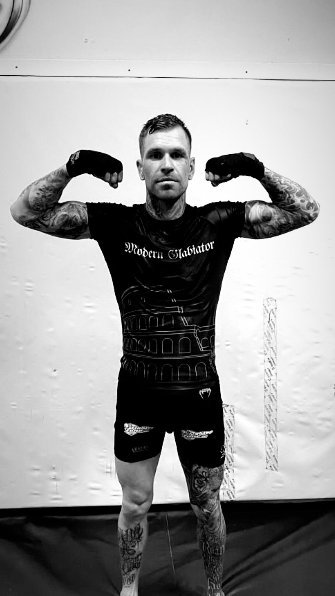 MODERN GLADIATOR "SIGNATURE" RASHGUARD